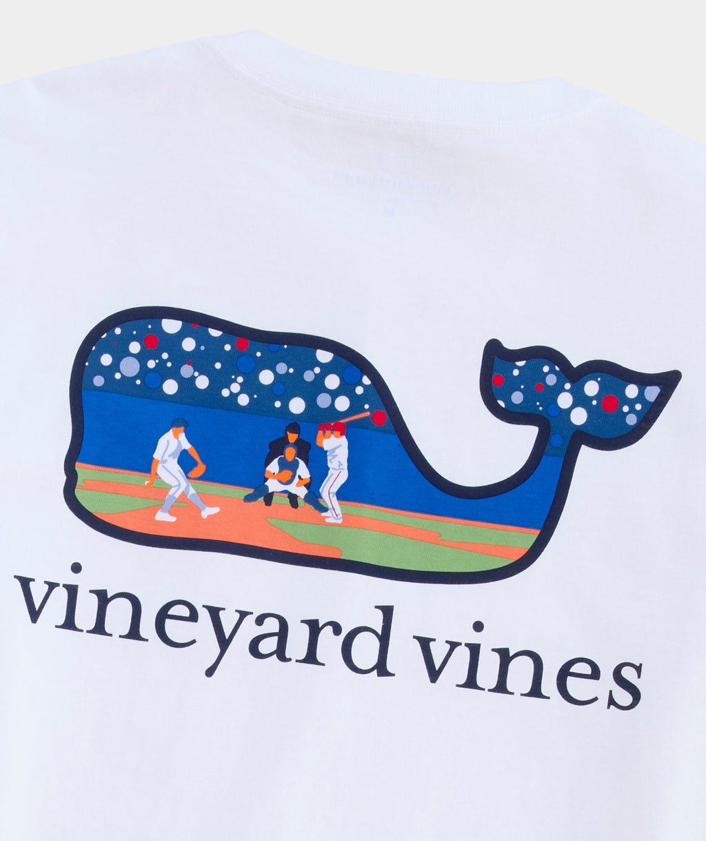Vineyard Vines - Playera de Manga Larga "Baseball Crowd Whale" (Hombre)