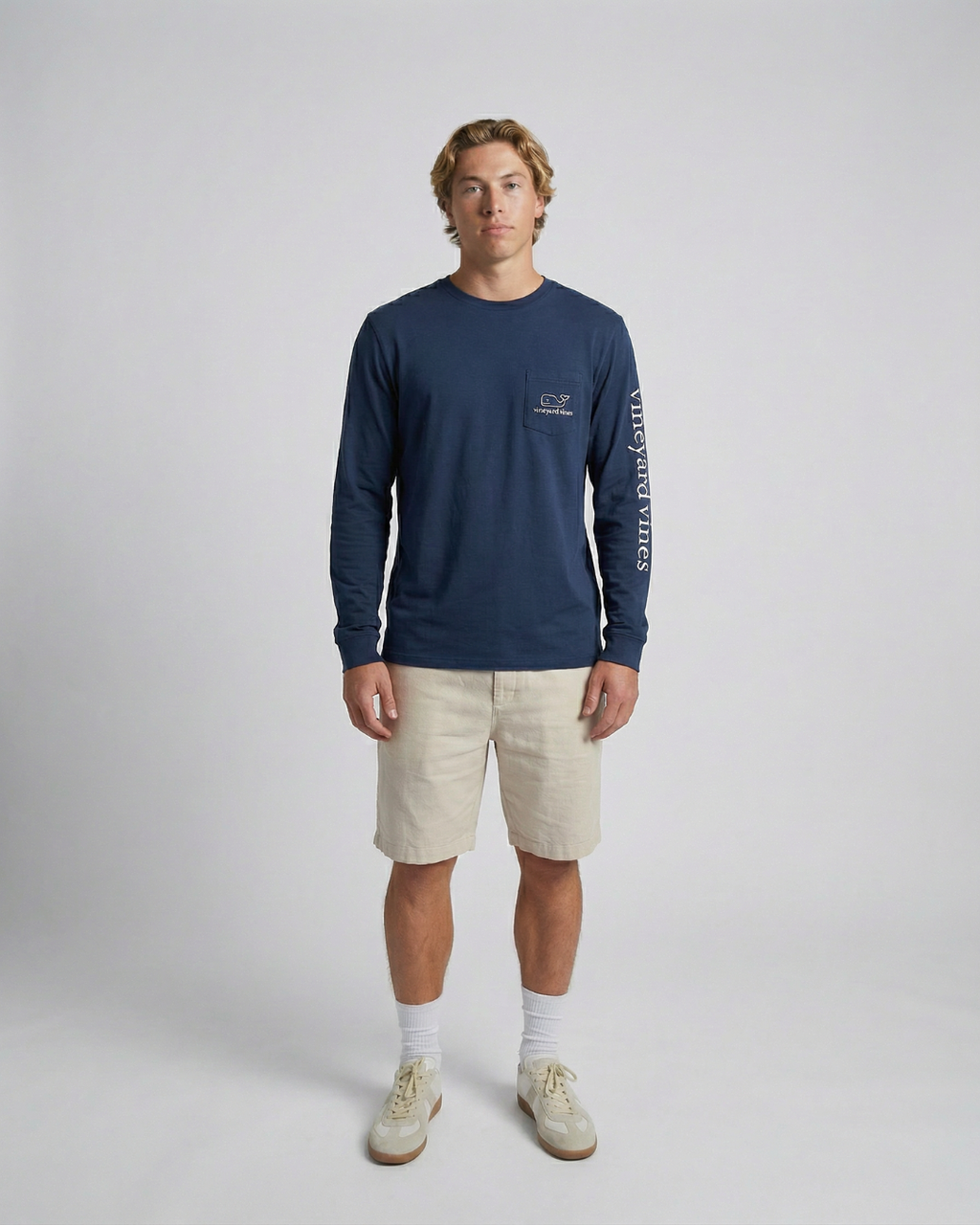Vineyard Vines - Playera de Manga Larga "Vintage Whale" (Hombre)
