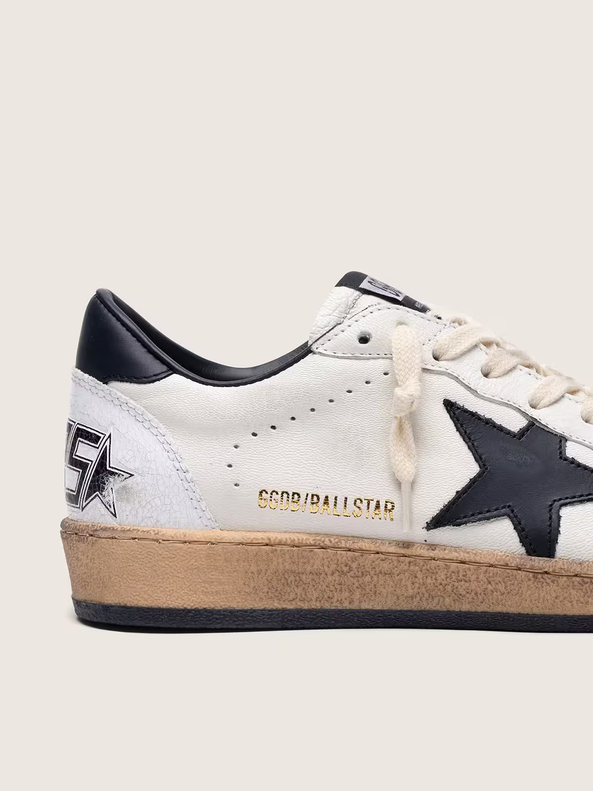 Golden Goose - Tenis "Ballstar (White & Black Heritage)" (Mujer)