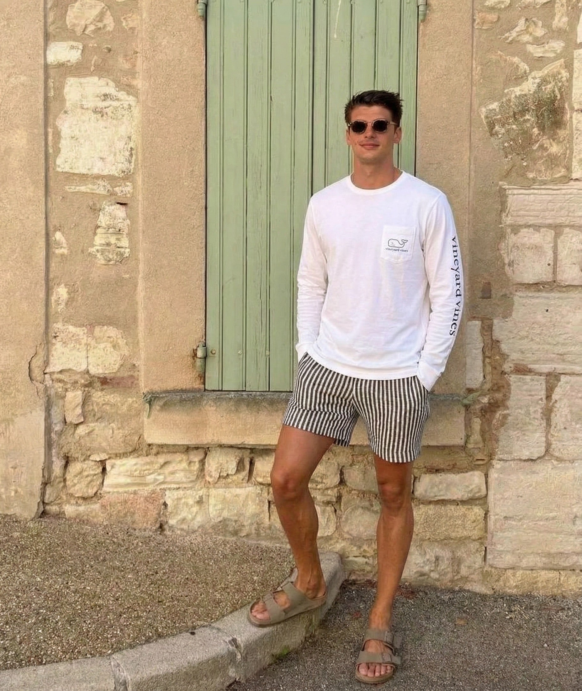 Vineyard Vines - Playera de Manga Larga "Vintage Whale" (Hombre)