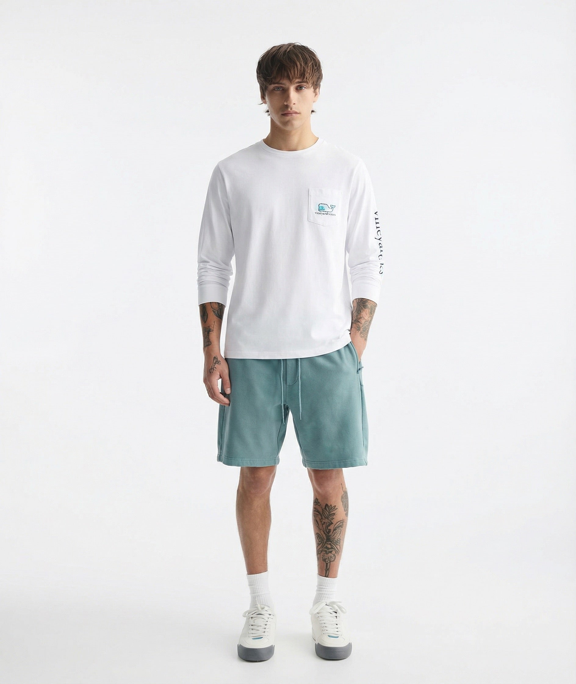 Vineyard Vines - Playera de Manga Larga "Yeti Whale Spotting" (Hombre)